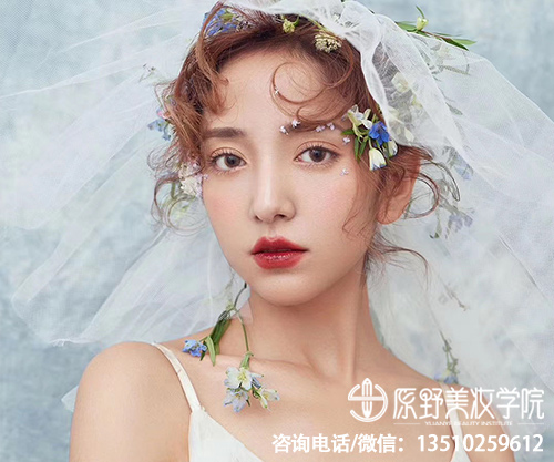 深圳較好的學美容美甲化妝排名