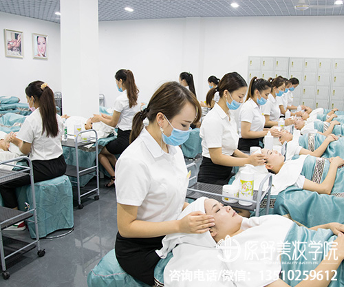 深圳美容美甲學校哪個好，深圳專業美甲培訓學校哪家好哪個好